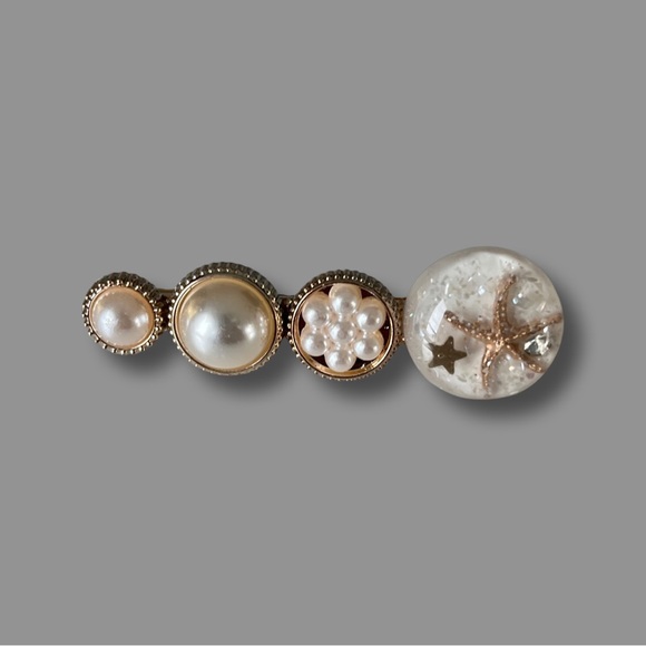 Girl’s Bunny 🐰 TalesUs Pearl and rhinestone Hair clips - Picture 6 of 11